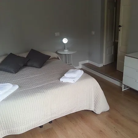 Gira Hotel *
